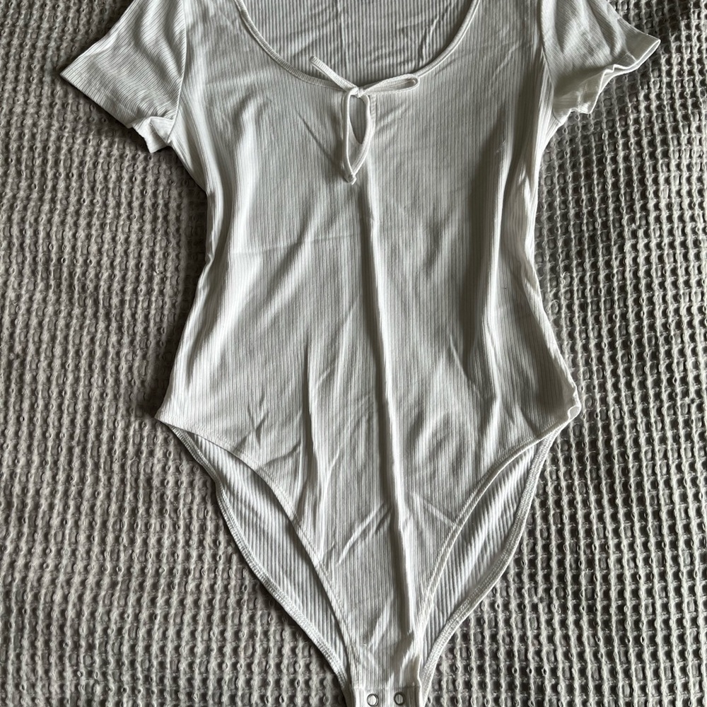 White Ribbed Tie-Front Top - Picture 3 of 4